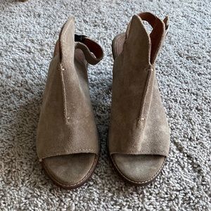 NWOT Frye Boots